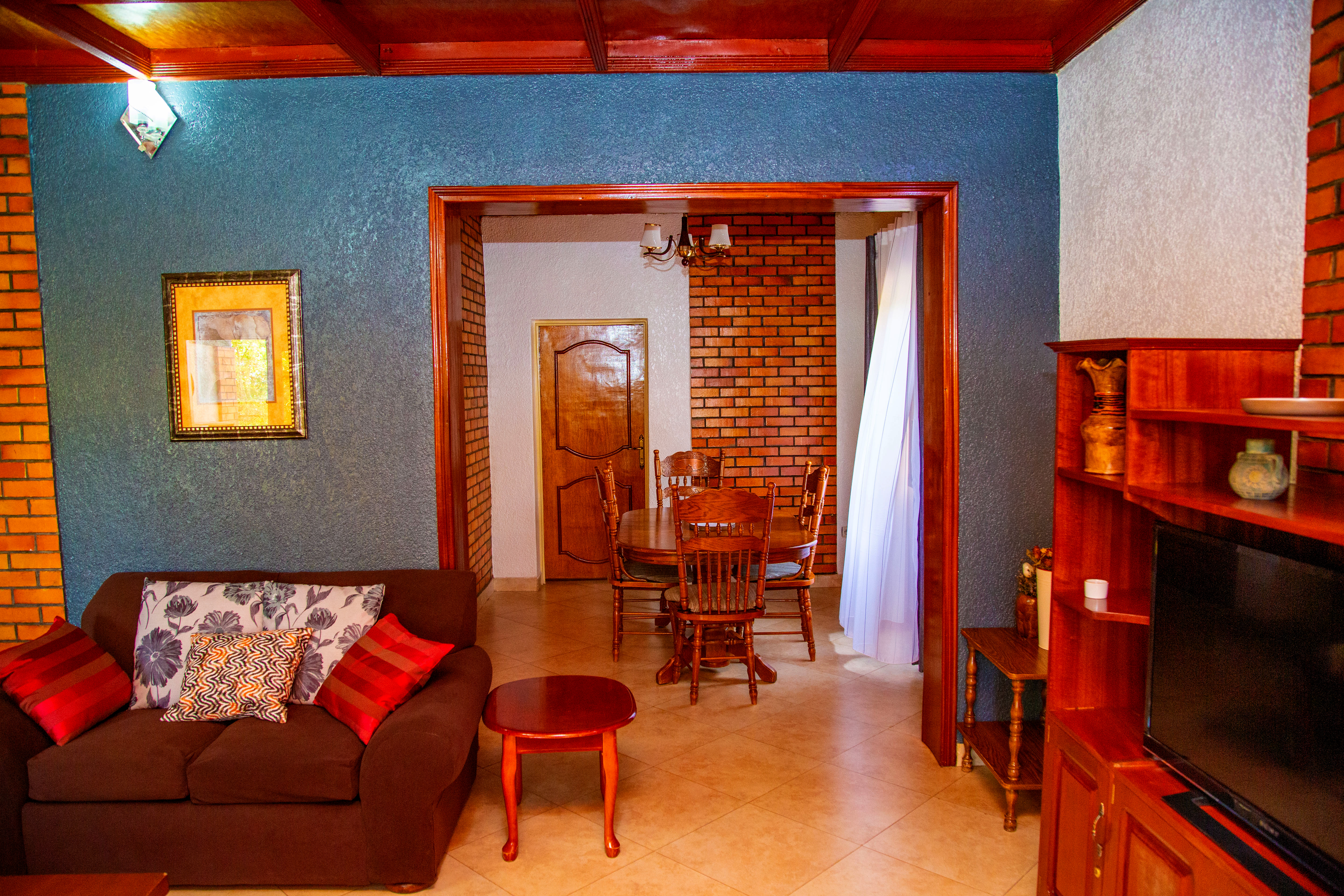 Spacious Dining Area